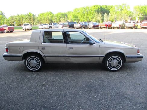 Used 1993 Dodge Dynasty FWD image 10