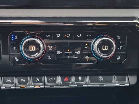 Certified 2024 GMC Sierra 1500 AT4 w/ Technology Package image 18