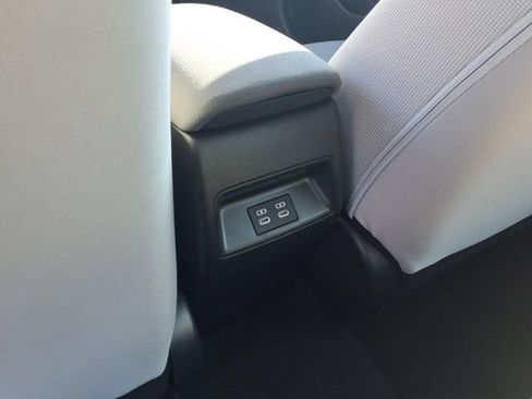 Used 2026 Toyota Corolla LE FWD image 8