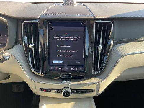 Used 2023 Volvo XC60 B5 Ultimate w/ Climate Package image 25