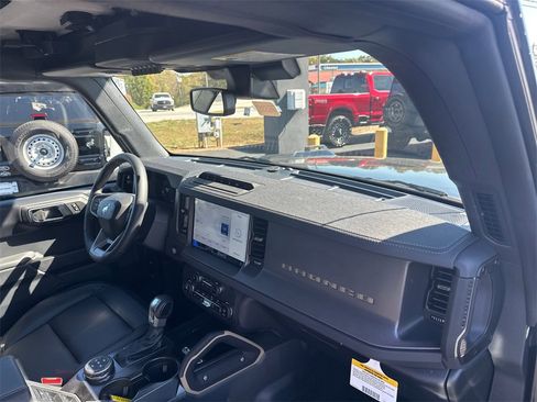 New 2025 Ford Bronco Badlands image 12