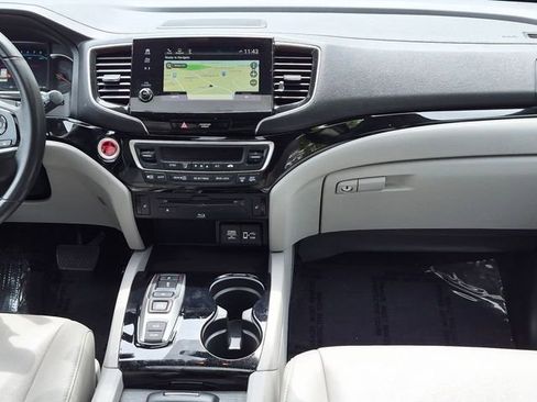 Used 2022 Honda Pilot Touring image 14
