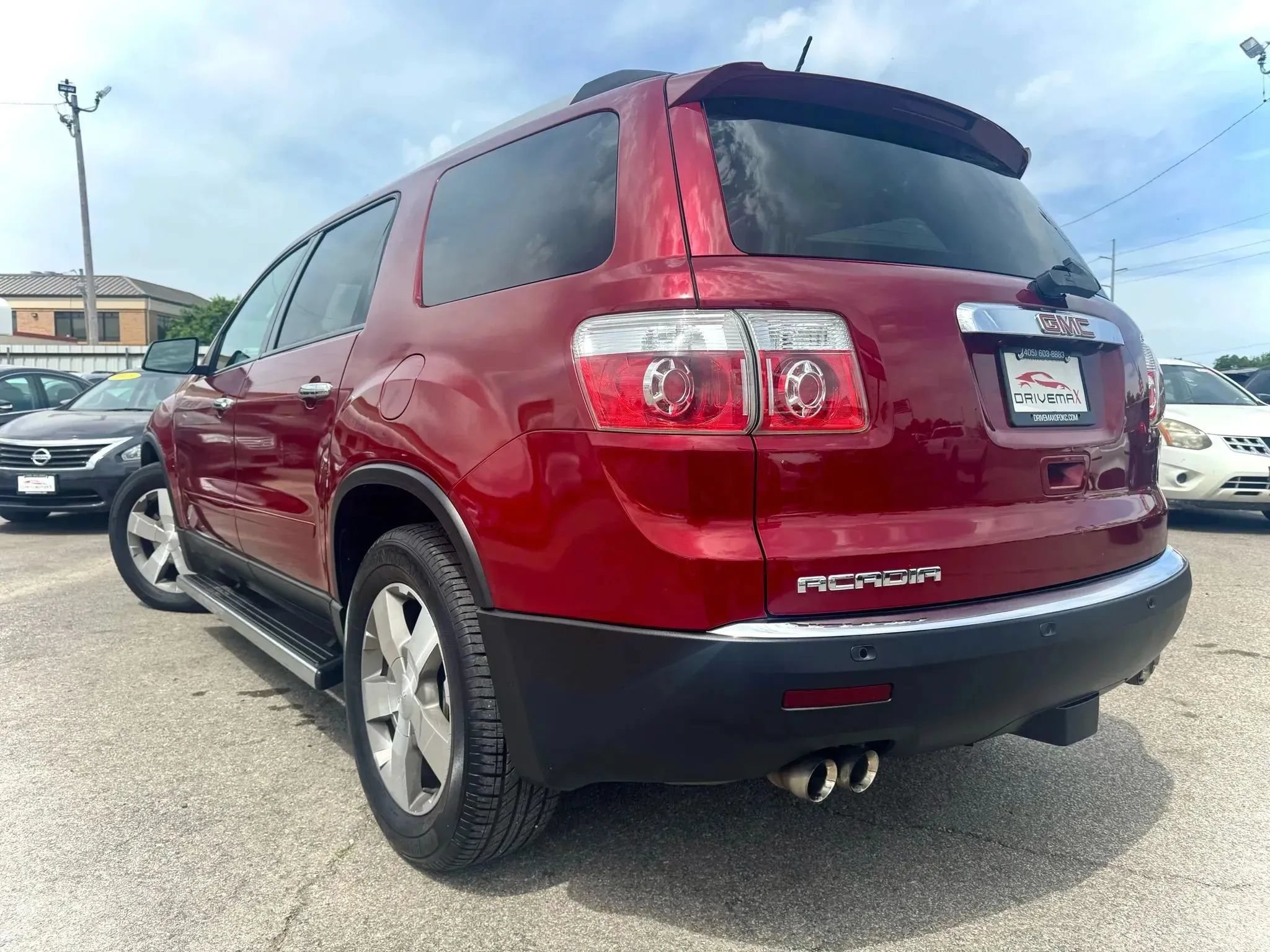 Used 2011 GMC Acadia SLE FWD image 4