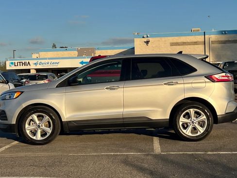 Used 2019 Ford Edge SE image 5