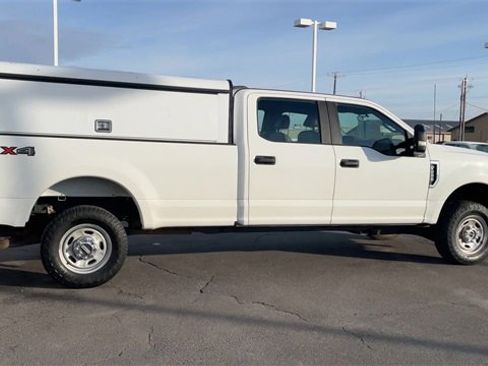 Used 2022 Ford F250 XL w/ Power Equipment Group image 2