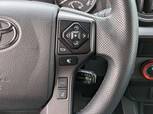 Certified 2022 Toyota Tacoma TRD Sport image 28