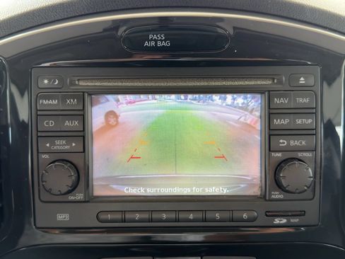 Used 2014 Nissan Juke SL FWD image 32
