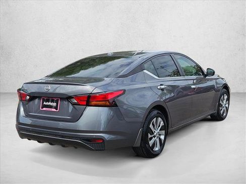 Certified 2025 Nissan Altima 2.5 S FWD image 5