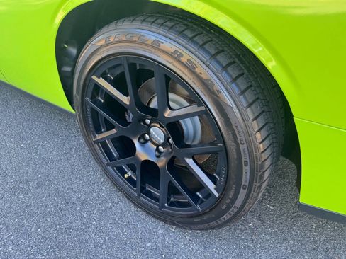 Used 2015 Dodge Challenger R/T Scat Pack w/ Leather Interior Group RWD image 5