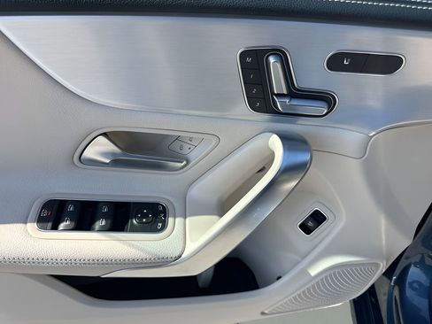 Used 2023 Mercedes-Benz CLA 250 4MATIC image 25