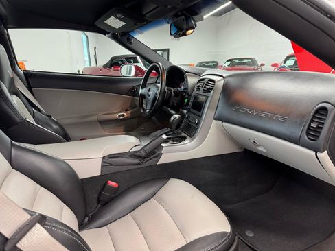 Used 2007 Chevrolet Corvette Coupe w/ Preferred Equipment Group RWD image 42