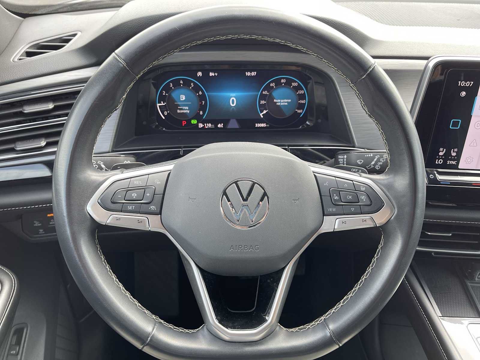 Used 2024 Volkswagen Atlas Cross Sport SE FWD image 11