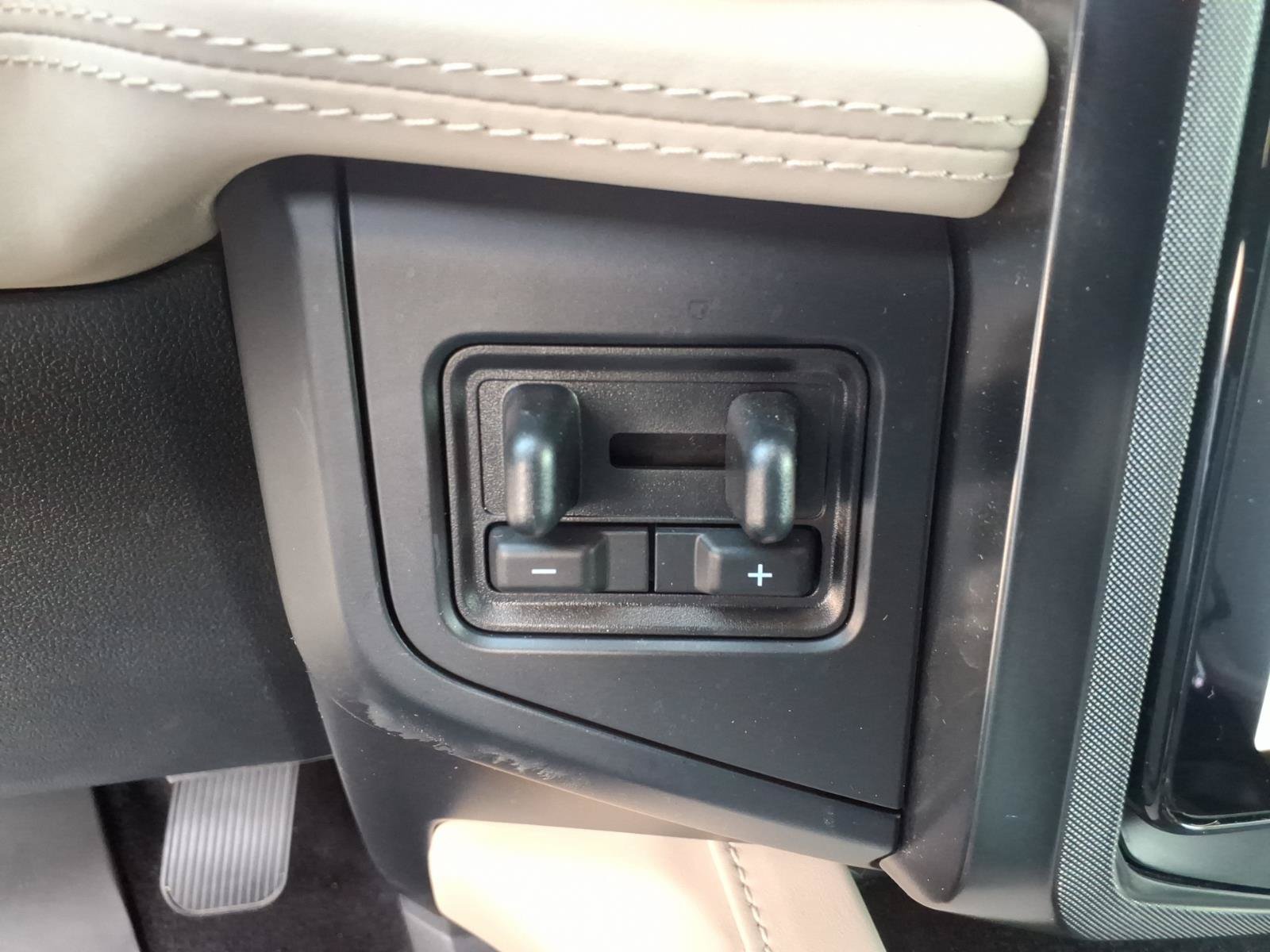 Used 2022 Ford Expedition Max Platinum AWD/4WD image 29