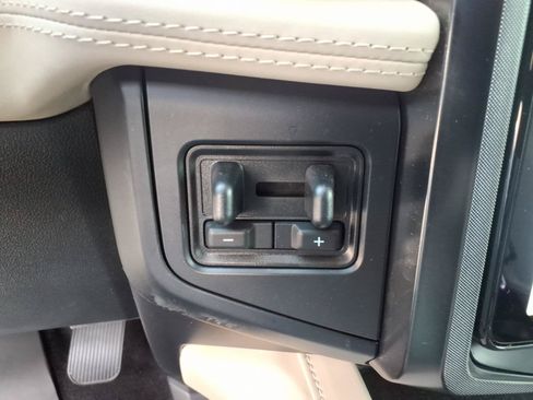 Used 2022 Ford Expedition Max Platinum AWD/4WD image 29