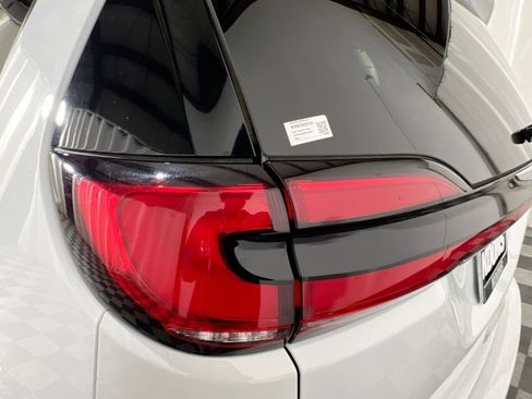 Used 2022 Chrysler Pacifica Touring-L image 14