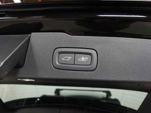 New 2026 Volvo V60 B5 Cross Country Plus w/ Climate Package image 9