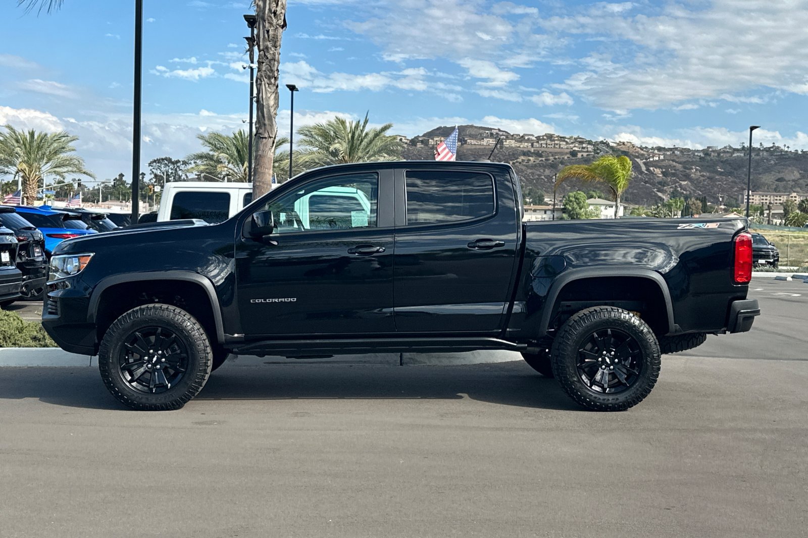 Used 2022 Chevrolet Colorado ZR2 w/ ZR2 Midnight Special Edition AWD/4WD image 7