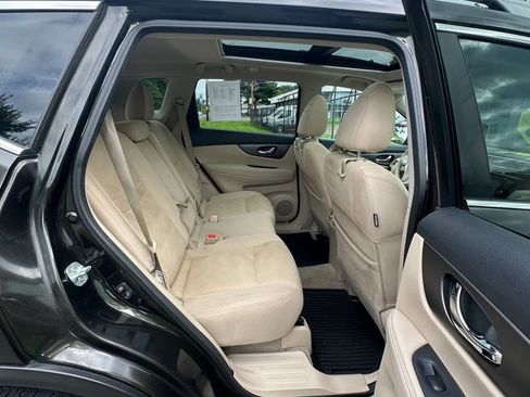 Used 2015 Nissan Rogue SV w/ SV Premium Package AWD/4WD image 26