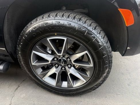 Used 2023 Chevrolet Tahoe Z71 w/ Luxury Package image 4