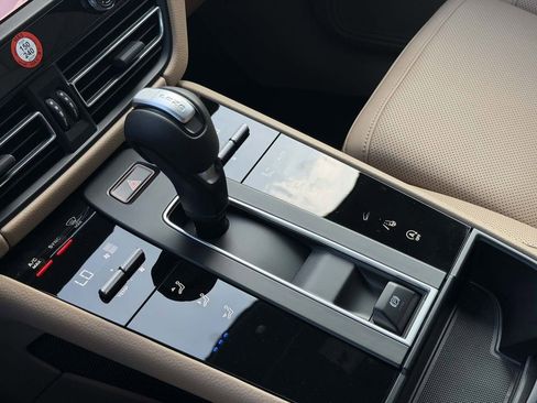 New 2026 Porsche Macan AWD/4WD image 23