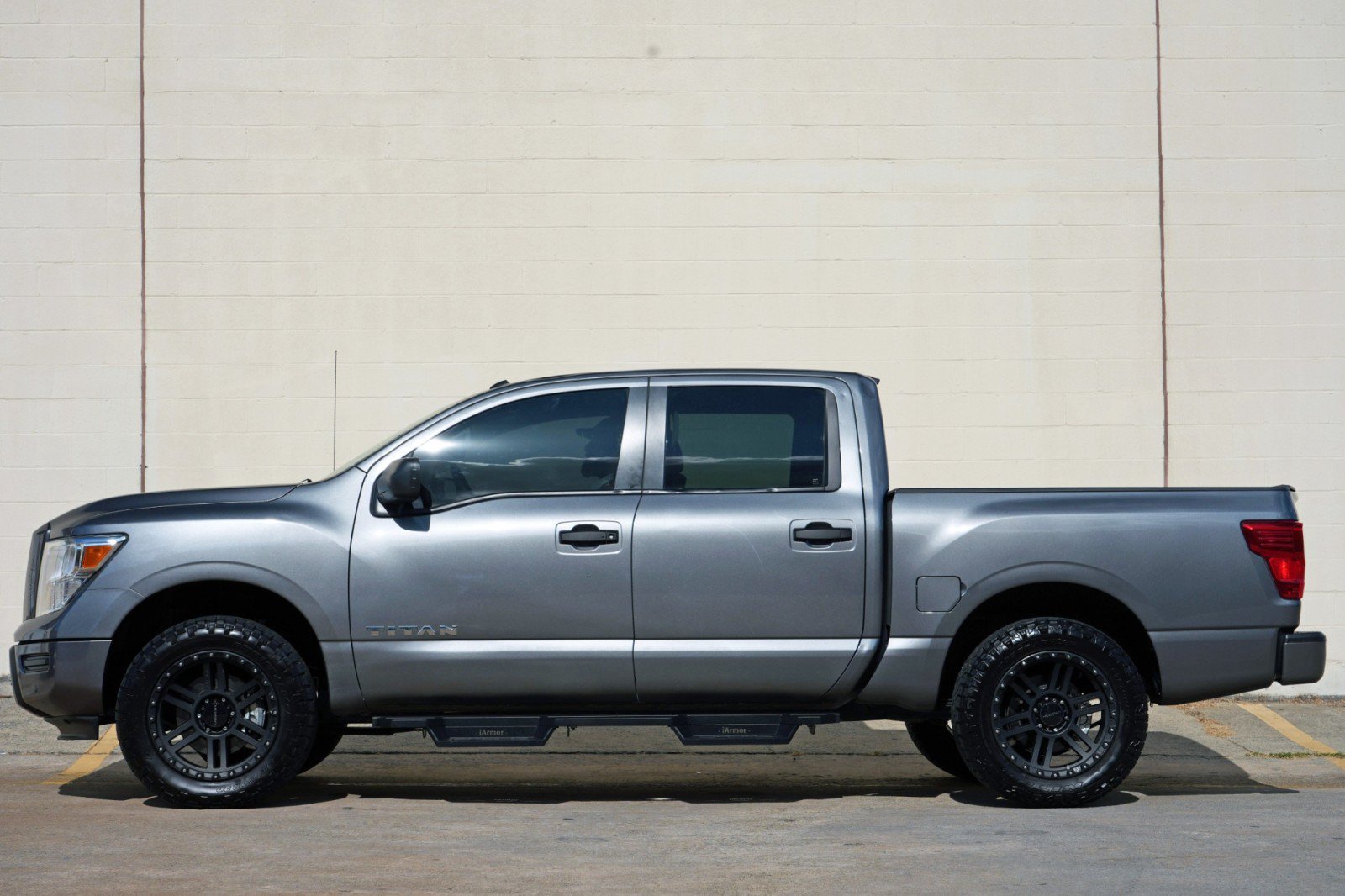 Used 2021 Nissan Titan SV w/ SV Convenience Package AWD/4WD image 8