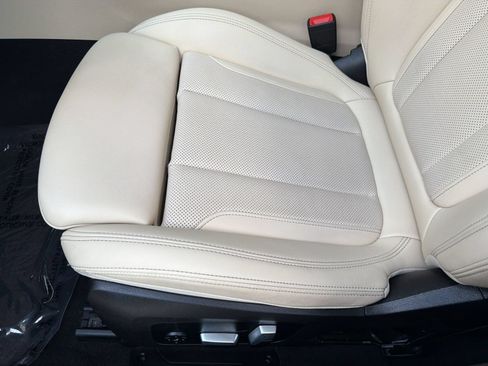 Used 2023 BMW 330e xDrive w/ Premium Package AWD/4WD image 15