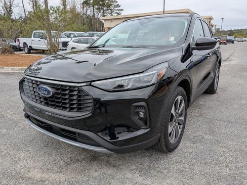 Certified 2025 Ford Escape Platinum image 8