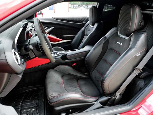 Used 2022 Chevrolet Camaro ZL1 RWD image 27