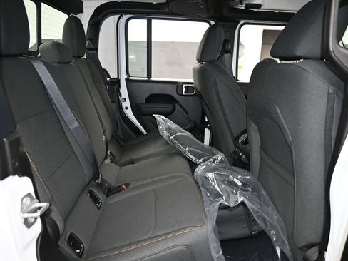 New 2026 Jeep Gladiator Sport image 33