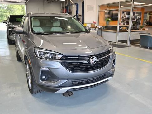 Used 2020 Buick Encore GX Essence w/ Experience Buick Package AWD/4WD image 3