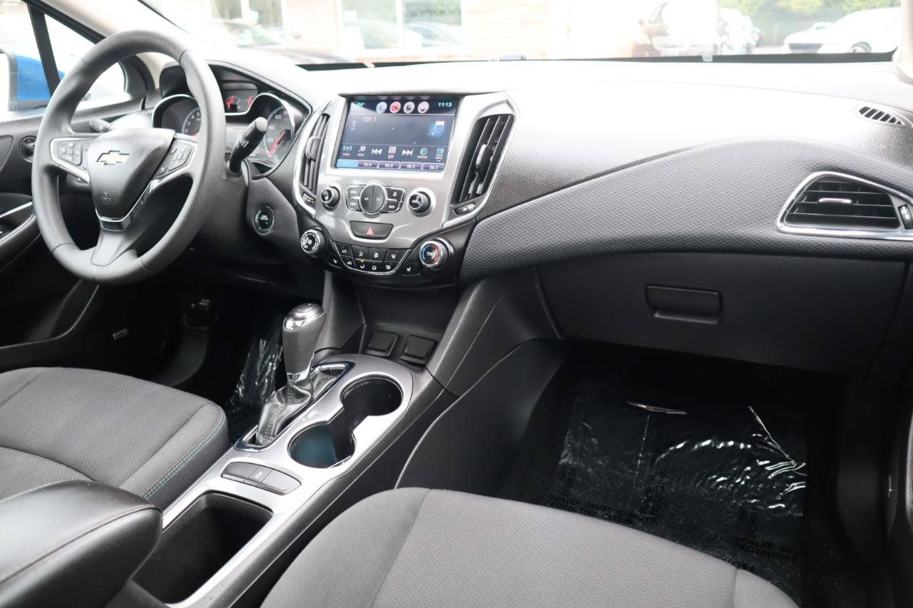 Used 2016 Chevrolet Cruze LT w/ Sun And Sound Package FWD image 11