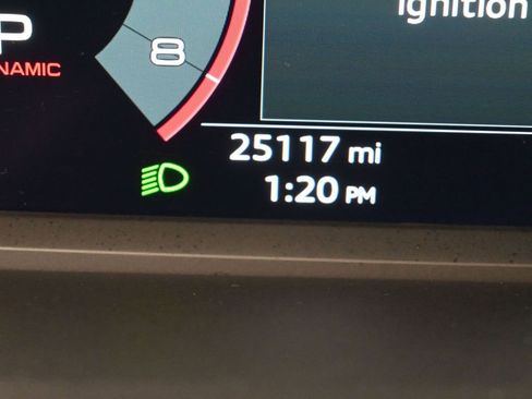 Used 2025 Audi Q3 2.0T Premium image 31