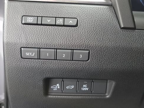 Used 2024 Lexus GX 550 w/ Accessory Package (2T) AWD/4WD image 21
