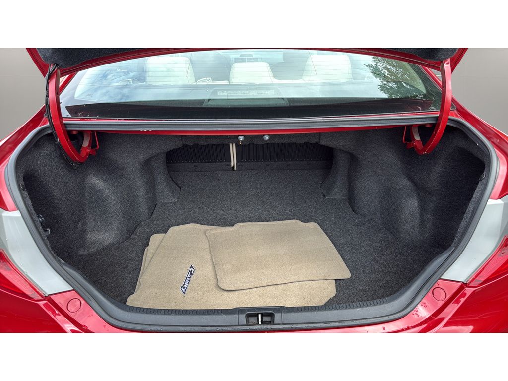 Used 2012 Toyota Camry XLE FWD image 18