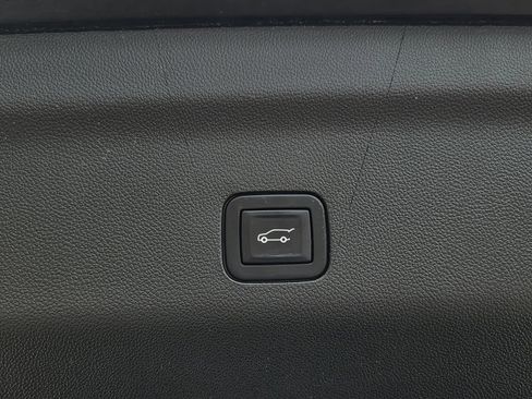 Used 2021 Chevrolet Tahoe Z71 AWD/4WD image 29