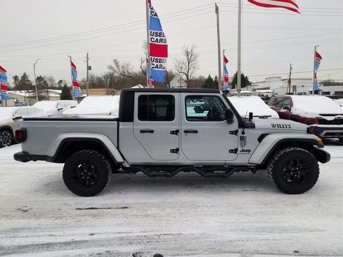Used 2022 Jeep Gladiator Willys image 6