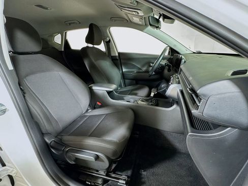 Used 2025 Hyundai Kona SEL image 24