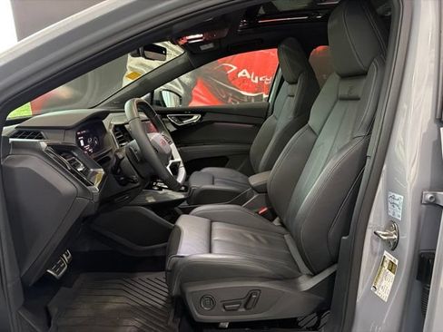 Used 2025 Audi Q4 e-tron Premium Plus AWD/4WD image 11
