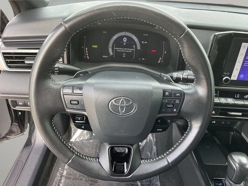 Used 2025 Toyota Camry SE w/ Convenience Package FWD image 28