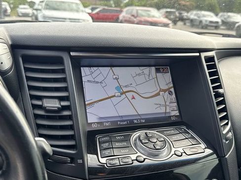 Used 2016 INFINITI QX70 AWD w/ Premium Package image 21