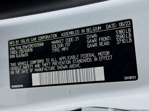 Used 2024 Volvo V60 B5 Cross Country Plus w/ Protection Package Premier image 33