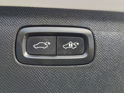 Certified 2022 Volvo XC90 T8 Inscription Expression w/ Advanced Package image 37