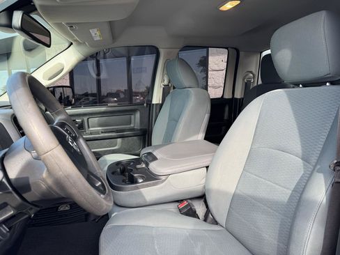 Used 2018 RAM 1500 Express AWD/4WD image 2