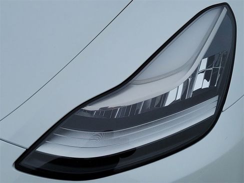 Used 2021 Tesla Model Y Long Range image 29