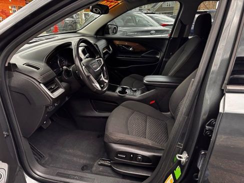 Used 2021 GMC Terrain SLE w/ Driver Convenience Package FWD image 9