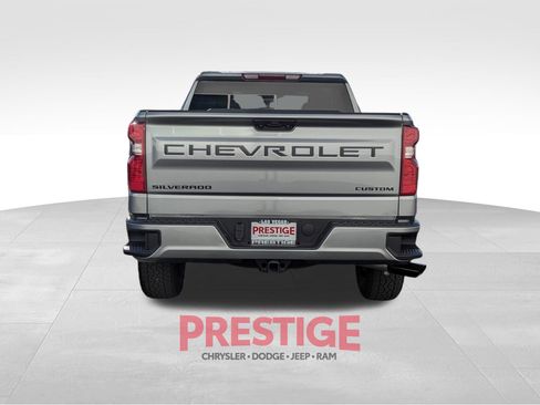 Used 2025 Chevrolet Silverado 1500 Custom w/ Turbomax Blackout Package RWD image 11