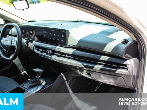 Used 2025 Kia K4 FWD image 22