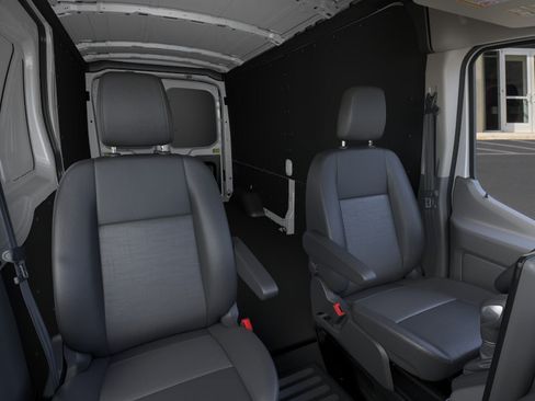 New 2026 Ford Transit 250 148 Medium Roof w/ Load Area Protection Package RWD image 31