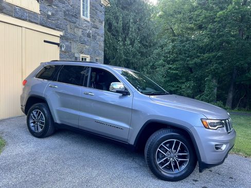 Used 2019 Jeep Grand Cherokee Limited w/ Luxury Group II AWD/4WD image 33