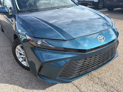 Used 2025 Toyota Camry LE FWD image 8